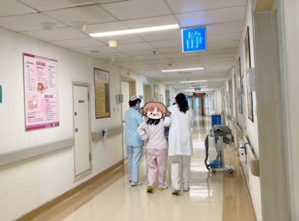 【新快报新浪新闻】腹腔镜手术为天生无阴道女孩重塑“女儿身”