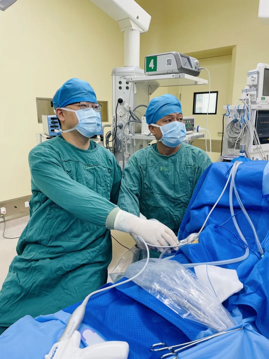 七年没管它,乳房肿块从“手指”长成“拳头”