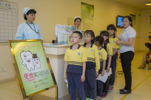 免费窝沟封闭进行时 ——祈福医院口腔科的忙碌与欢乐