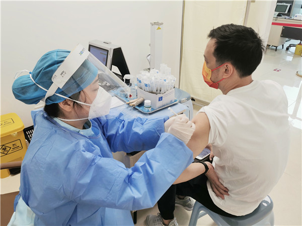 【家庭医生在线】免预约！广东祈福医院新冠疫苗第三针加强针火热开打