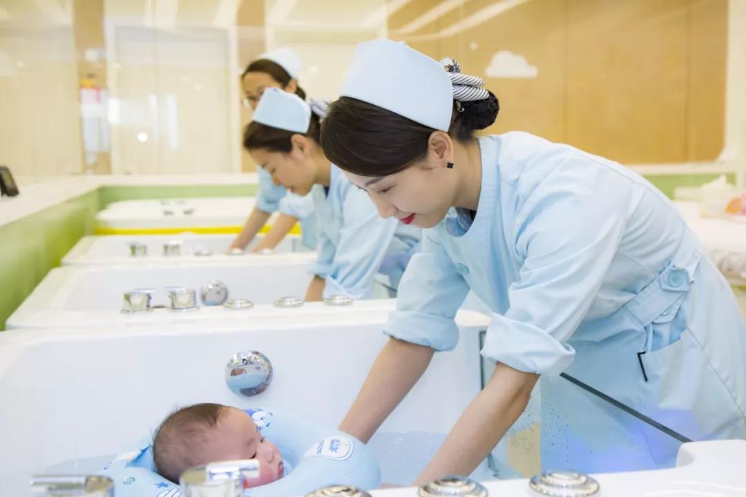 婴幼儿水疗，助力宝宝健康成长