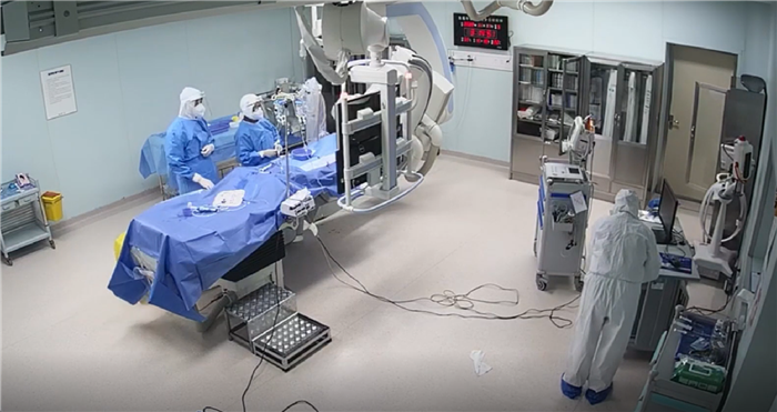 【广州番禺发布】“疫”线守护 | 番禺管控区黄码人员突发心梗，医院开专用通道紧急救治