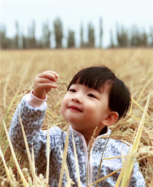 你笑起来真好看，愿每个人视界清晰