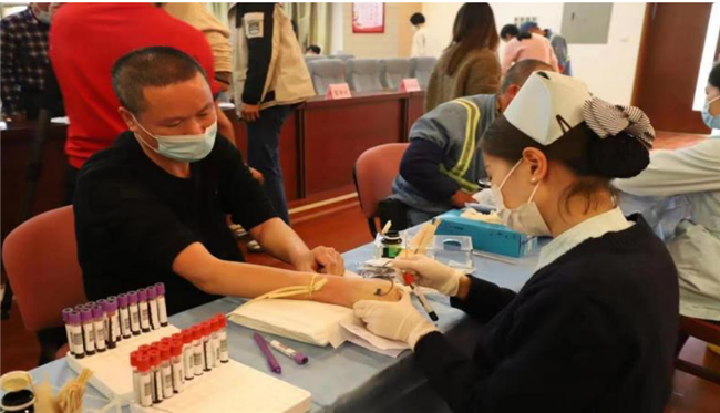 【广东卫生在线】健康礼包进基层，他们已领！