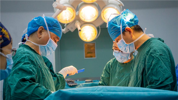 【南方都市报】怀孕7月诊断出恶性肿瘤，剖宫产后摘瘤母婴惊险过关