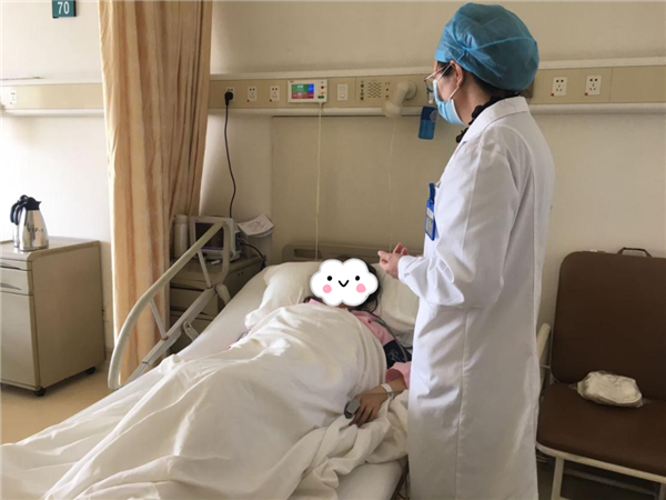 痛经是囊肿“前兆”？90后女子囊肿“爆炸”入院，妇科团队妙手“拆弹”