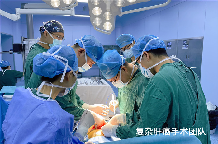 【家庭医生在线】肝胆胰“巨匠”简志祥大显身手 多例高难度肝癌迎刃而解