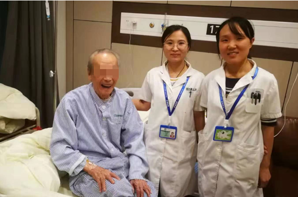 【家庭医生在线】95岁老人绝食23天，只因排便太疼了