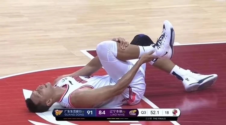 易建联跟腱断裂缺席新赛季，骨科专家：很多人都受过这个伤