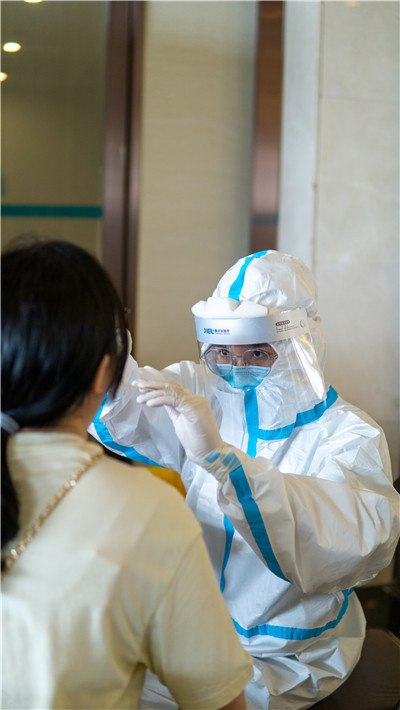 【南方都市报】门诊医护强化训练后顶至采集一线，广州采集力量不断加强