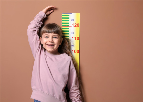 13岁女孩长出“妊娠纹”？原来是长太快惹的祸！