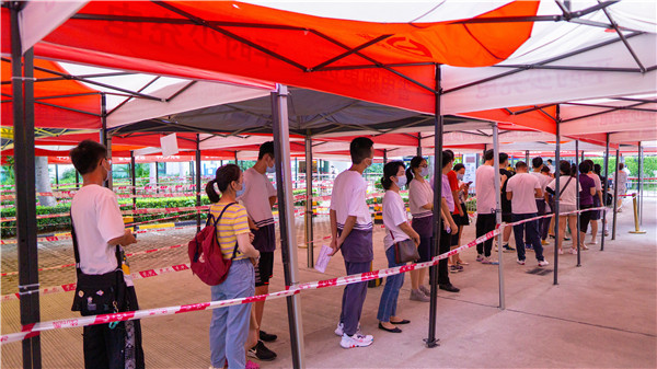 【番禺融媒】学生可以打苗苗了！ 广东祈福医院今日迎来首批学生团