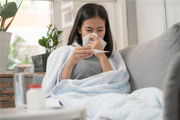 夏秋之际呼吸道疾病高发，专家支招如何防范流感与疫情风险