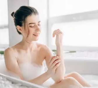 夏日美白针钜惠！做一个连太阳也“黑”不到的女人！