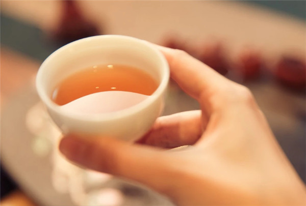 【每周一膳】入秋的第一杯润肺茶，你喝了吗？