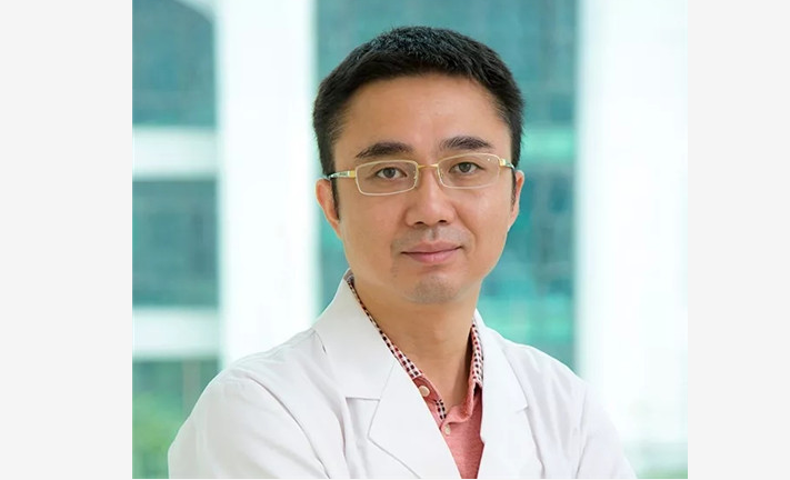 熬夜看世界杯憋出大“男”题，祈福医院特聘专家江春教授提醒：看球憋尿危害多