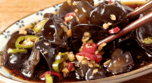 怎样烹调木耳最爽脆？答案当然是凉拌